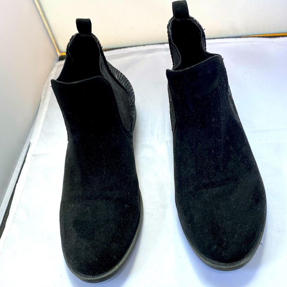 Forever brand Black Faux Suede booties, sz 8 1/2, like new.